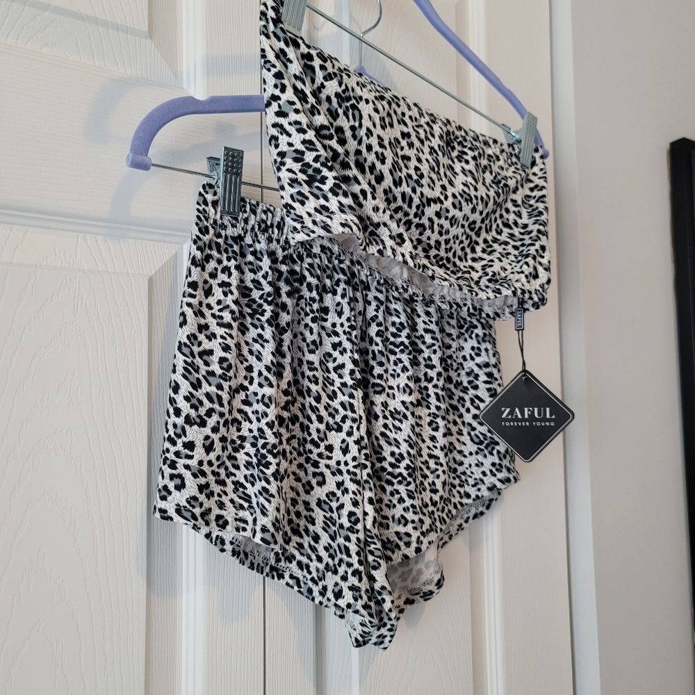 NWT Zaful Matching Summer Set Cropped Top With Shorts